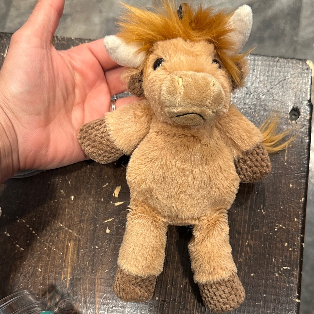 Scentsy Buddy Clip - Brown and Cream Highland Cow - Picture 3 of 3